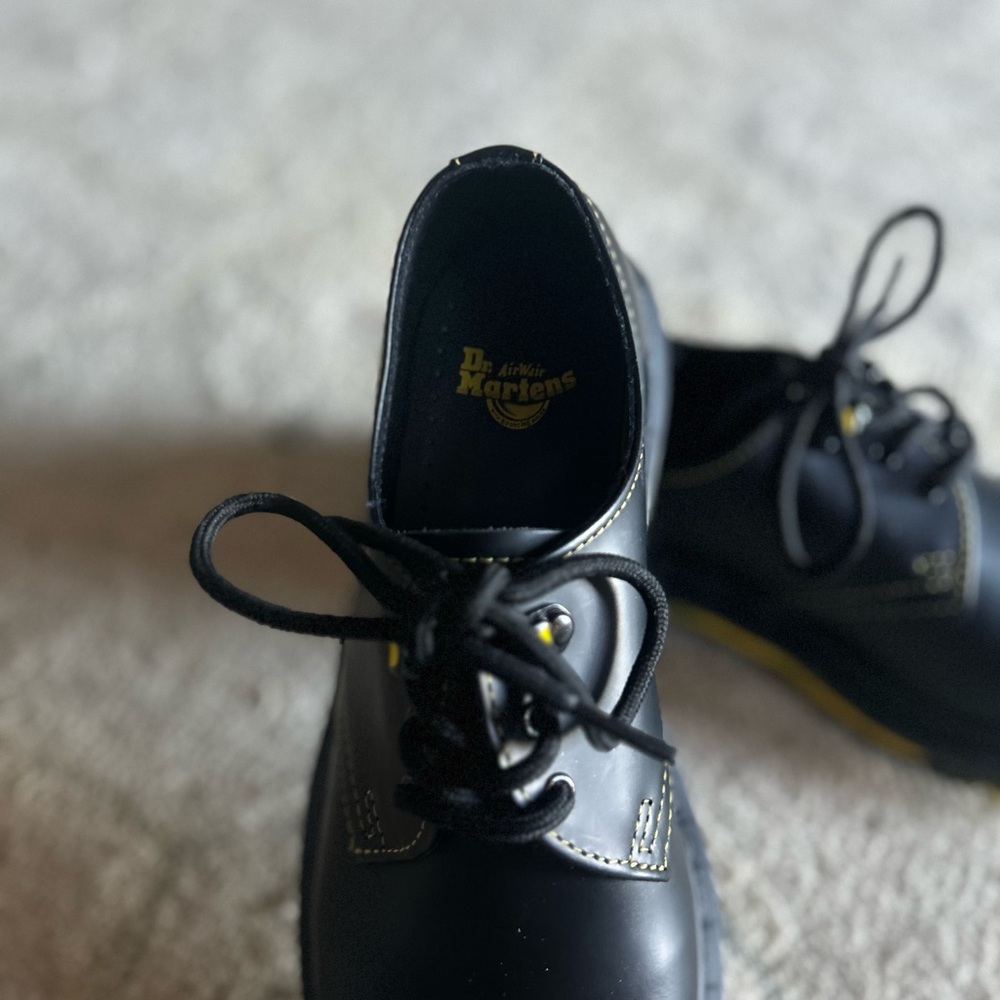 NWOT Dr. Martens Black & Yellow Men's Shoes - Picture 3 of 3